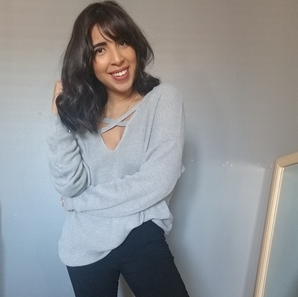 🏷CLEARANCGRAY GRAY KNOT SWEATER - Picture 4 of 8